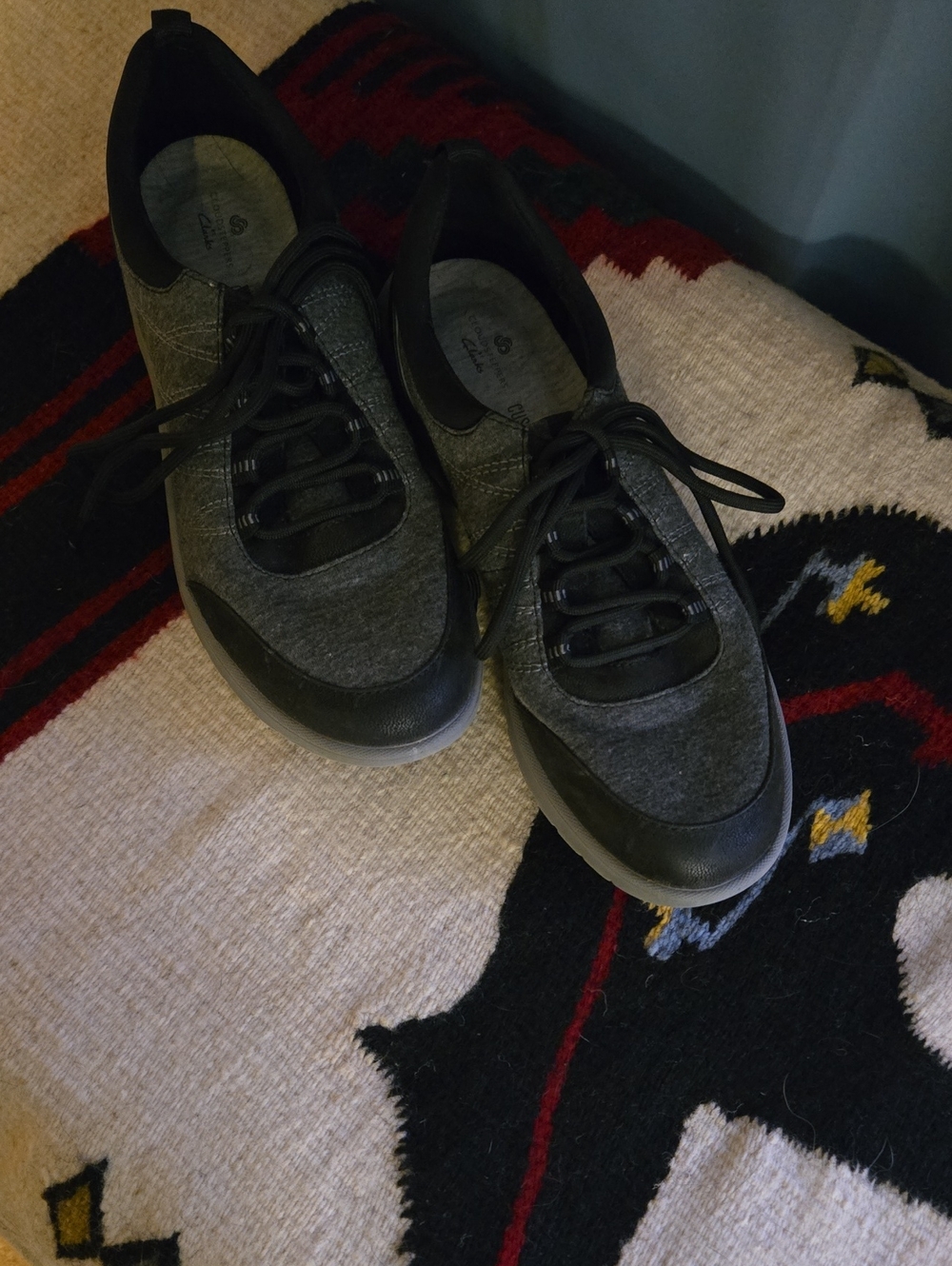 Womens Clarks Cloudsteppers Gray & Black Comfort Tennis Shoes 7N